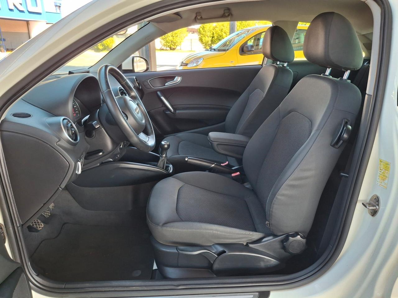 Audi A1 1.6 TDI Attraction-DIESEL-