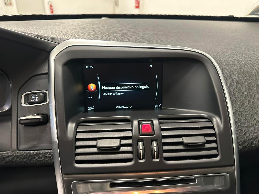 Volvo XC60 2.4 d4 Momentum awd 181cv geartronic