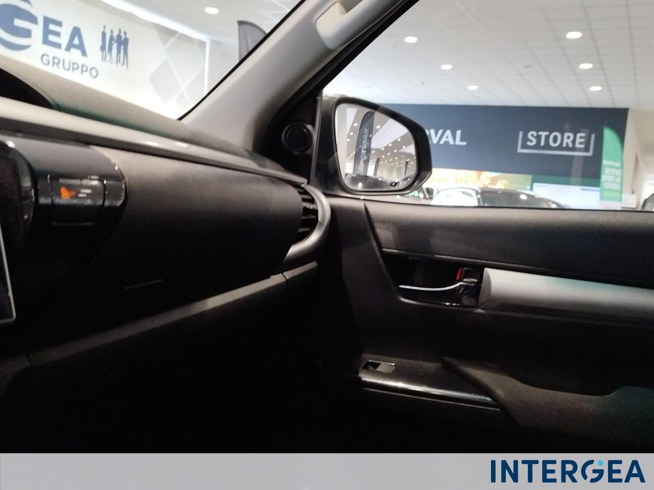 TOYOTA Hilux 2.4 d-4d double cab Comfort 4wd