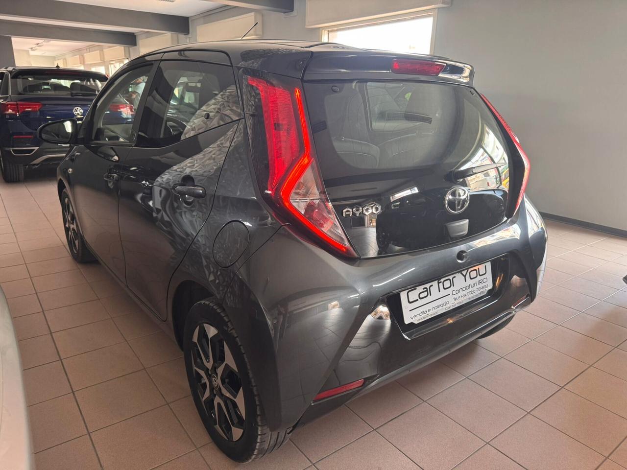 Toyota Aygo Connect 1.0 VVT-i 72 CV 5 porte x-fun