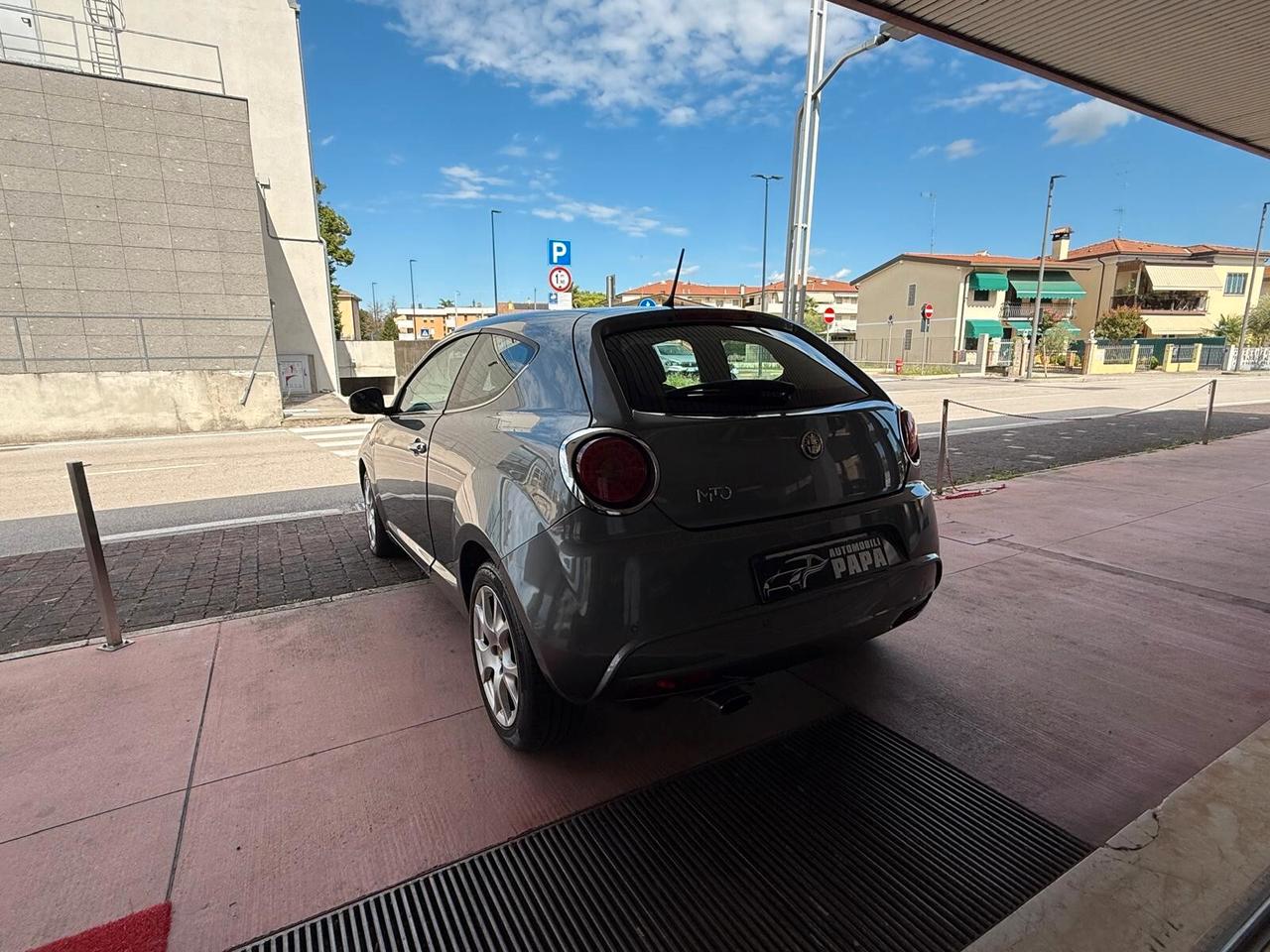 Alfa Romeo MiTo 1.6 JTDm 16V Distinctive Sport Pack