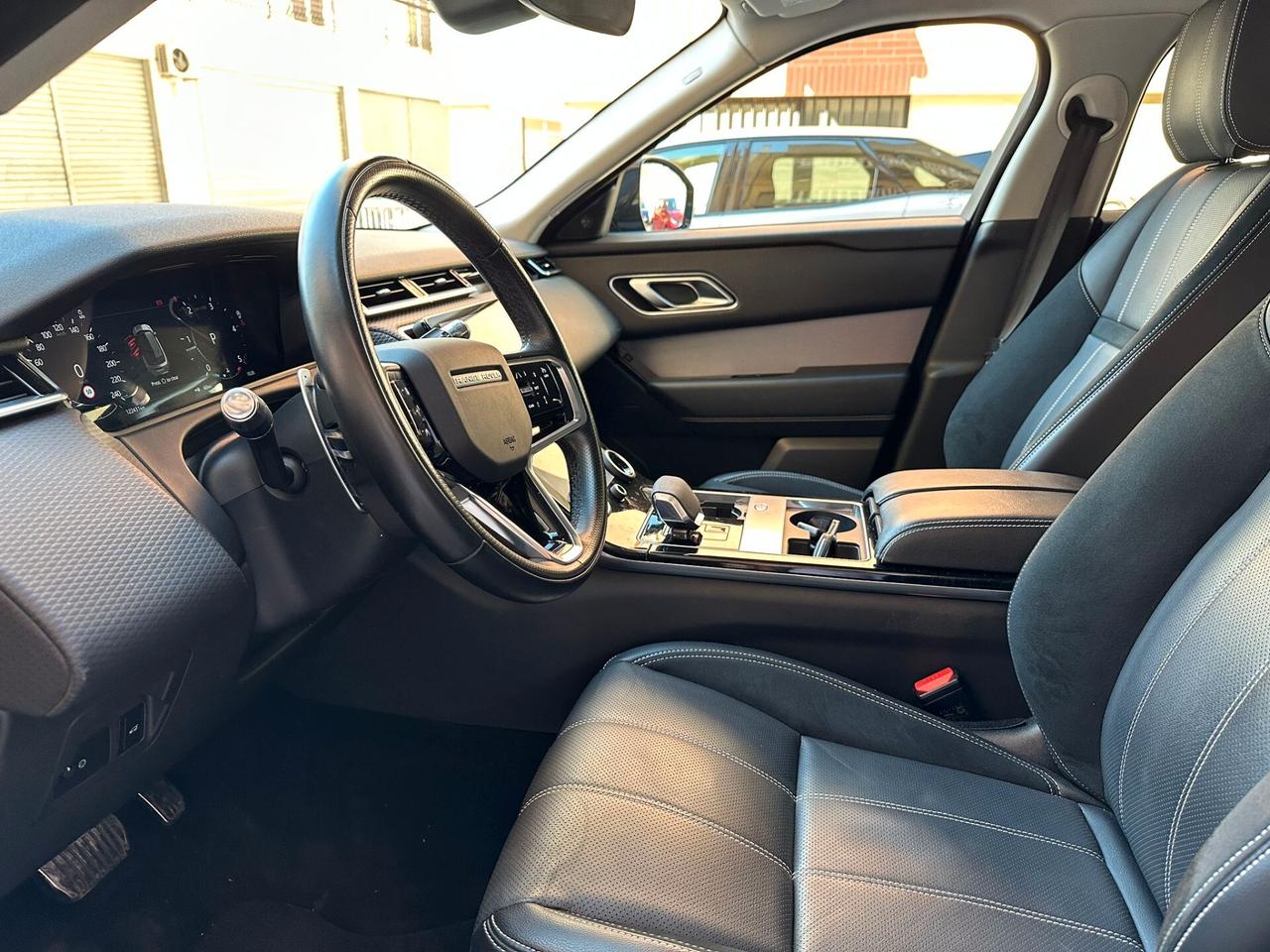 Land Rover Range Velar 2.0D R-Dynamic HSE