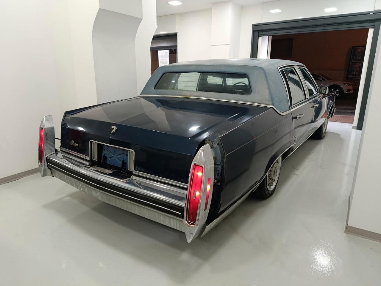 Cadillac Fleetwood BROUGHAM