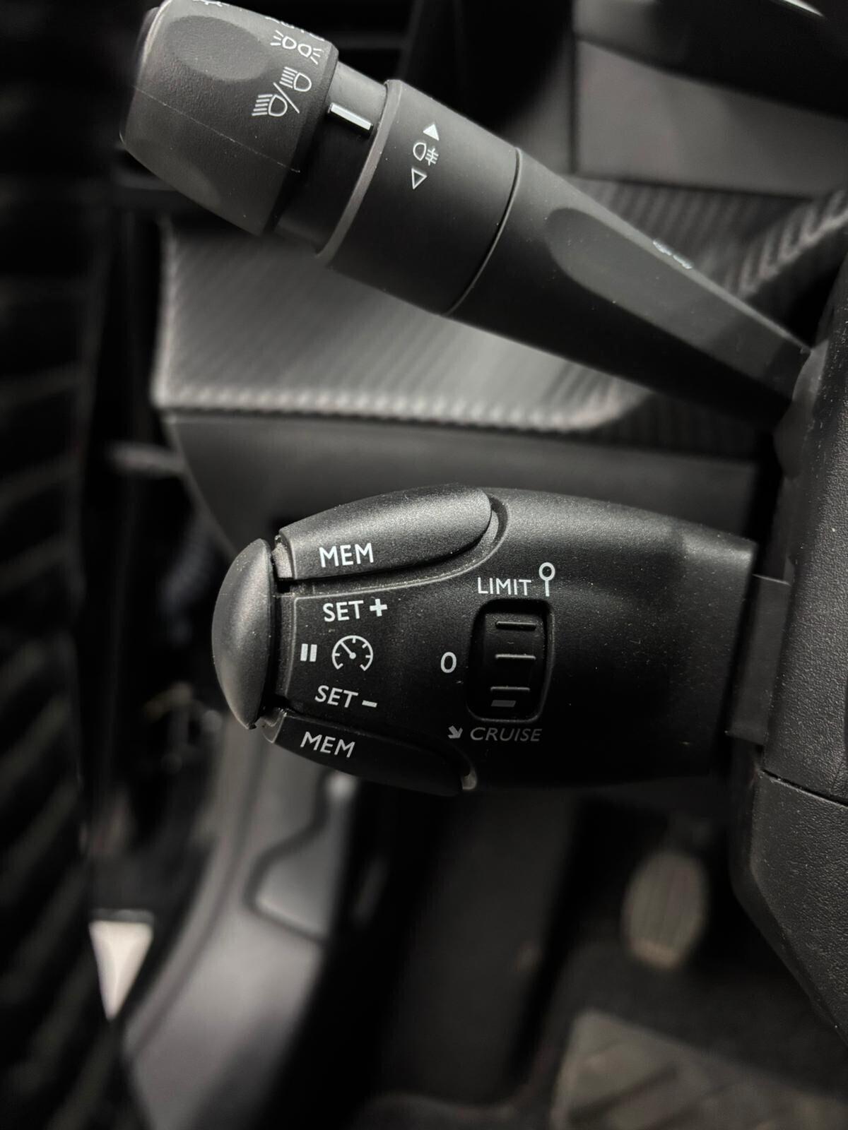 Peugeot 208 1.2 PureTech 100 Stop&Start 5 porte Allure