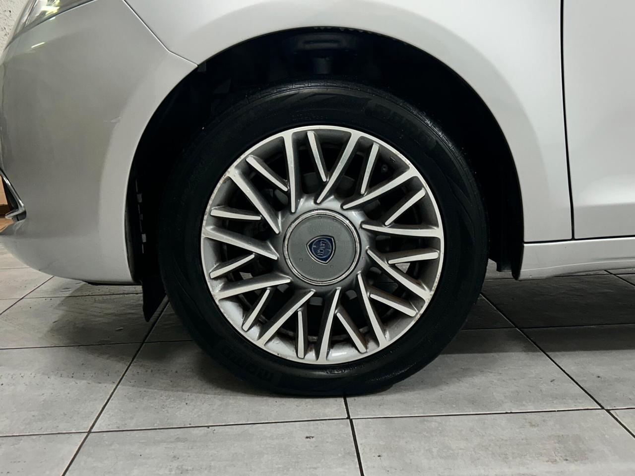 Lancia Ypsilon 1.2 69 CV 5 porte GPL Ecochic Gold