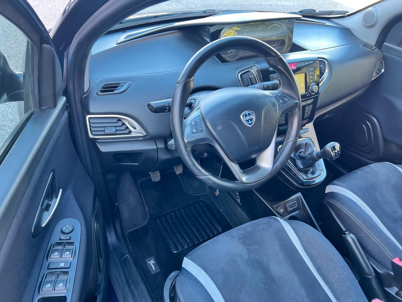Lancia Ypsilon 1.3 mjt Gold 95cv E6 PDC/CLIMA/16;/TEL. OK NEOPAT.