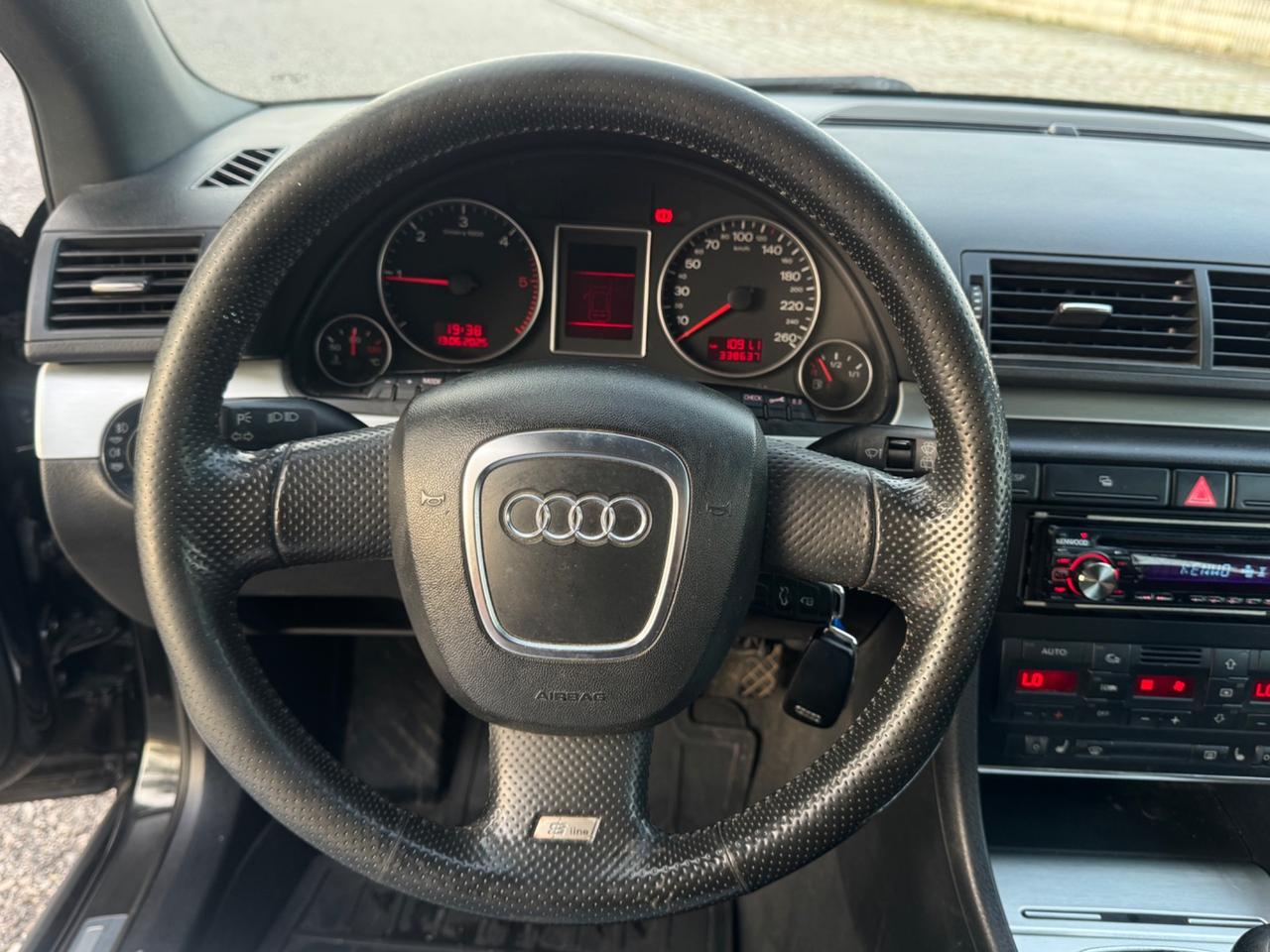 Audi A4 2.0 16V TDI Avant S-Line