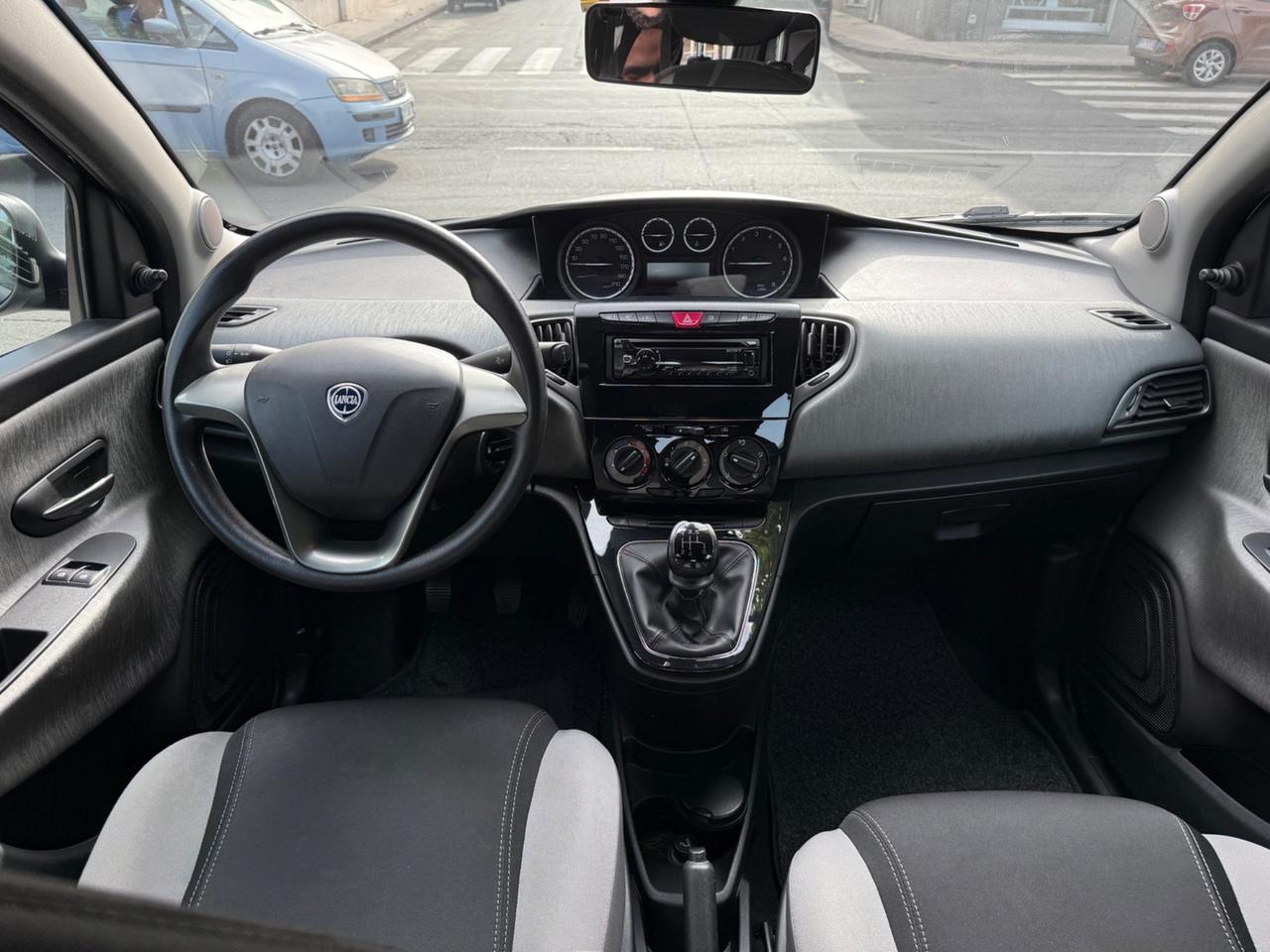 Lancia Ypsilon 1.2 69 CV 5 porte Platinum