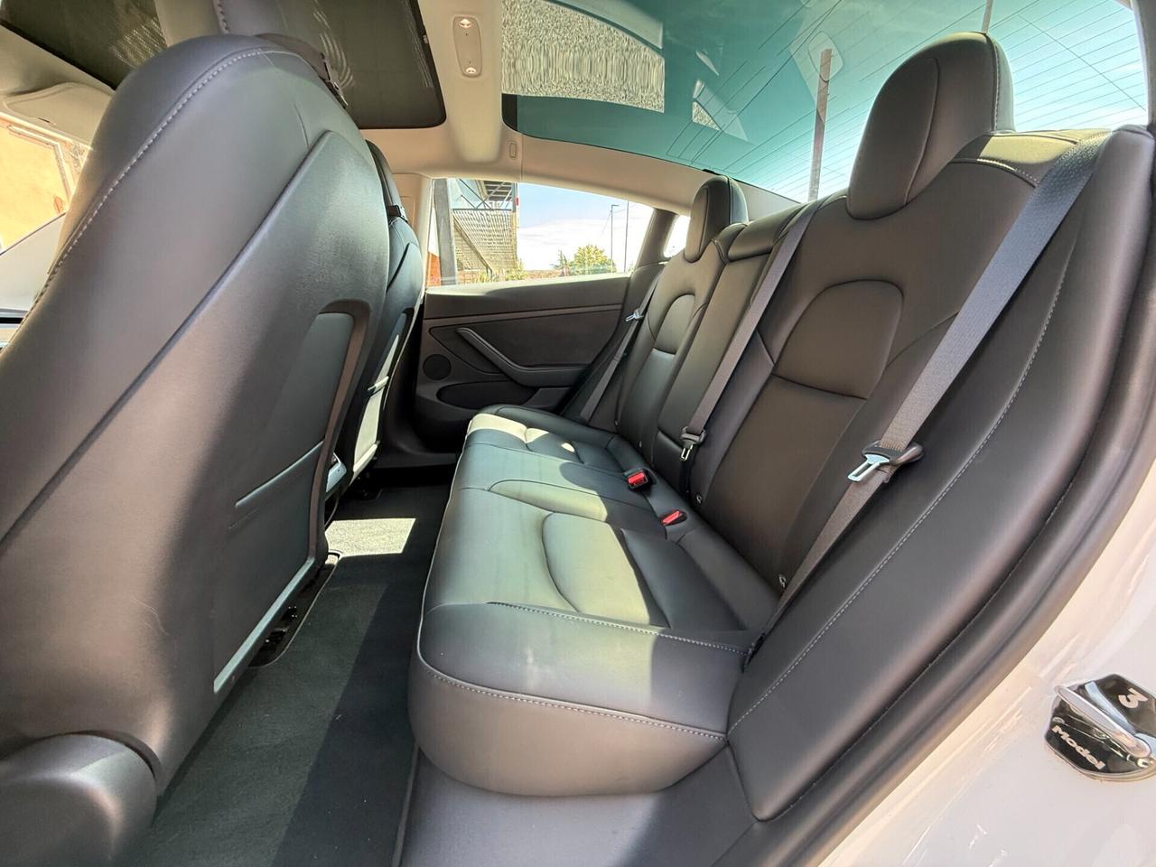 Tesla Model 3 RWD