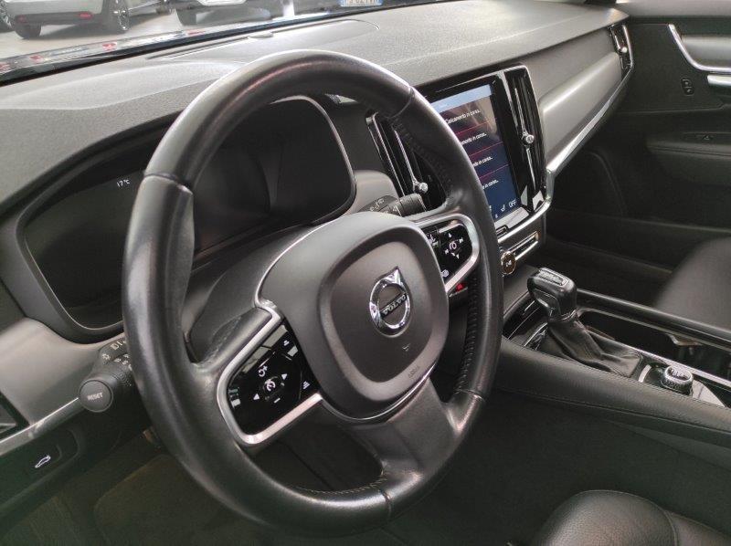 VOLVO V90 (2016-->) - V90 D3 Business Plus