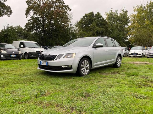 Skoda Octavia 1.6 tdi DSG Euro 6D-Temp * Solamente 57.000km *APP