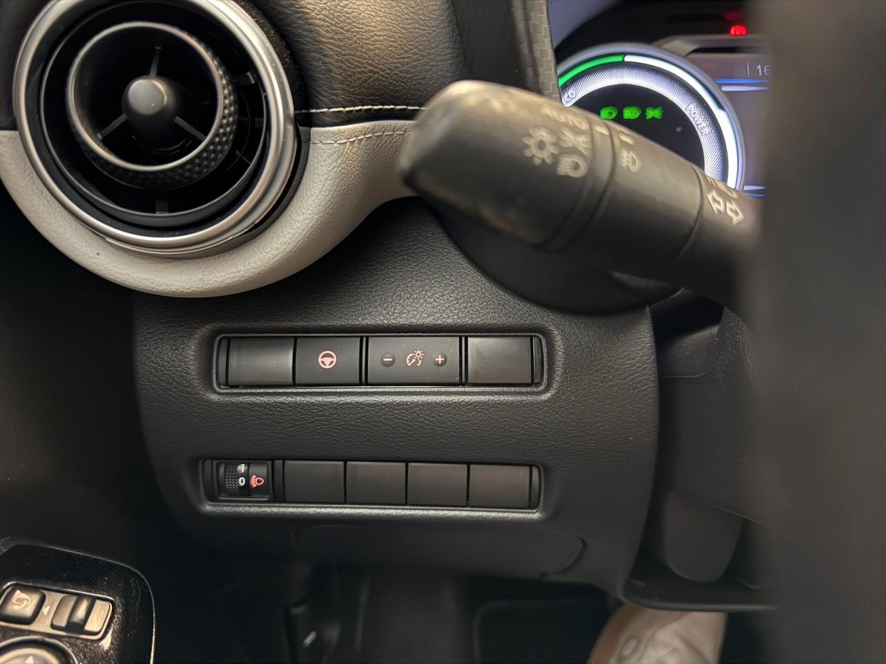 Nissan Juke 1.6 HEV Premiere Edition IVA ESPOSTA