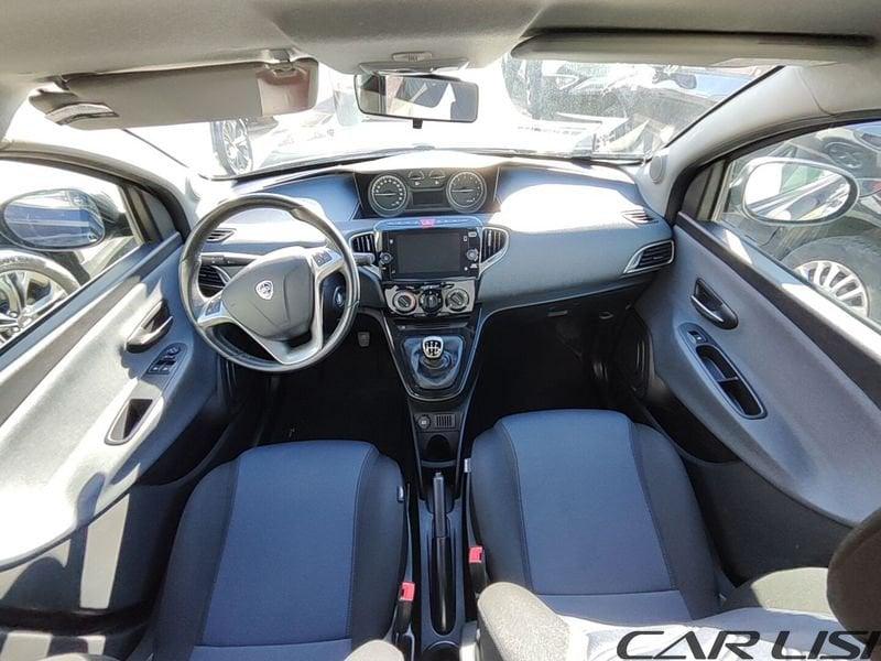 Lancia Ypsilon Ypsilon 1.0 FireFly 5 porte S&S Hybrid Ecochic Silver