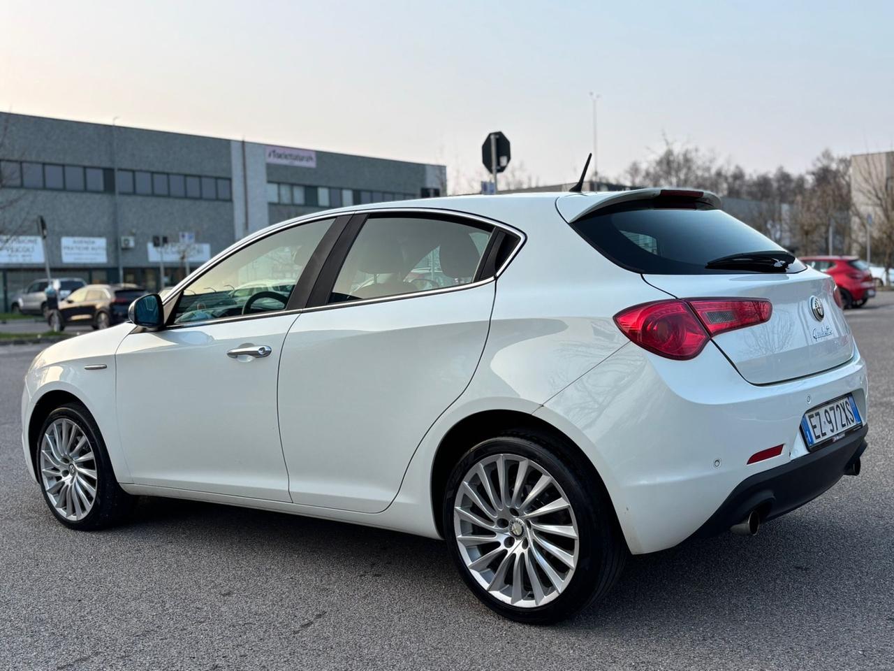 Alfa Romeo Giulietta 2.0 JTDm-2 170 CV CERCHI 18