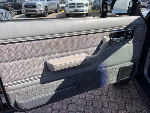 JEEP Cherokee 4.0 XJ LAREDO - AUTOMATICO 3 PORTE