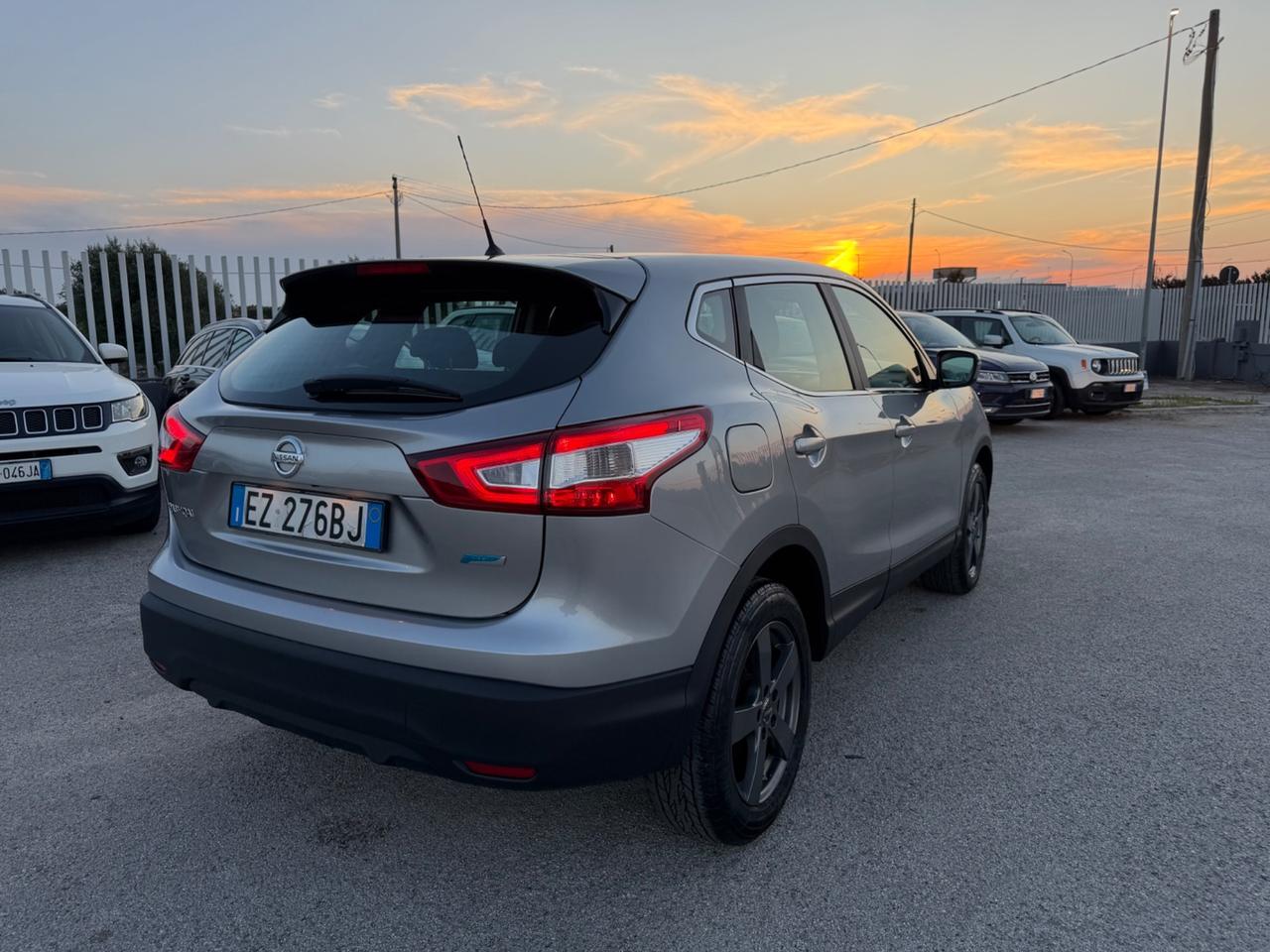 NISSAN QASHQAI 1.5 DCI 110 FUL LED NAVI RETRO MY15