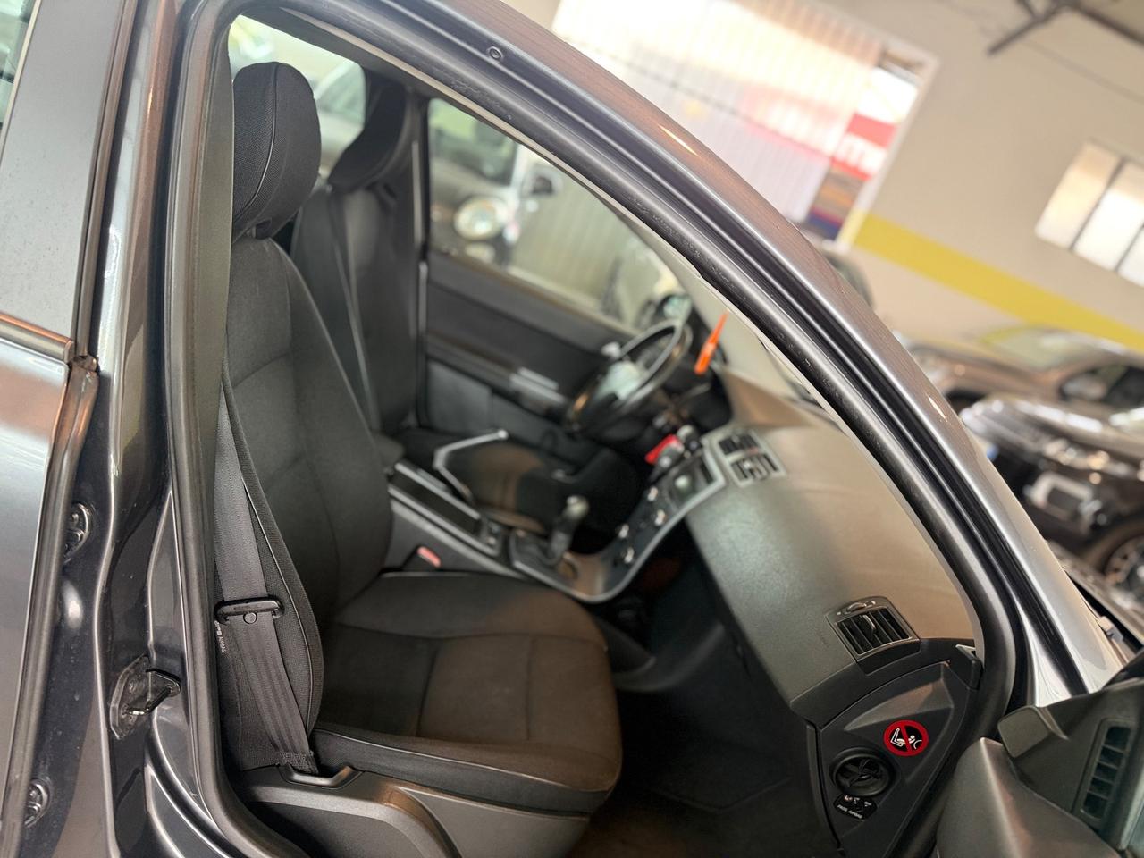 Volvo V50 1.6 Diesel 115CV Per Neopatentati