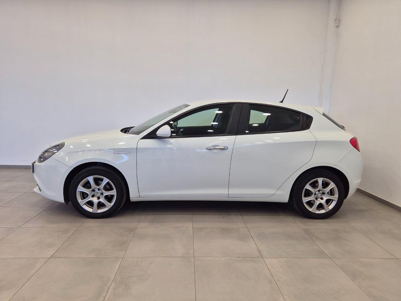 Alfa Romeo Giulietta 1.4 tb 105cv - NEOPATENTATI