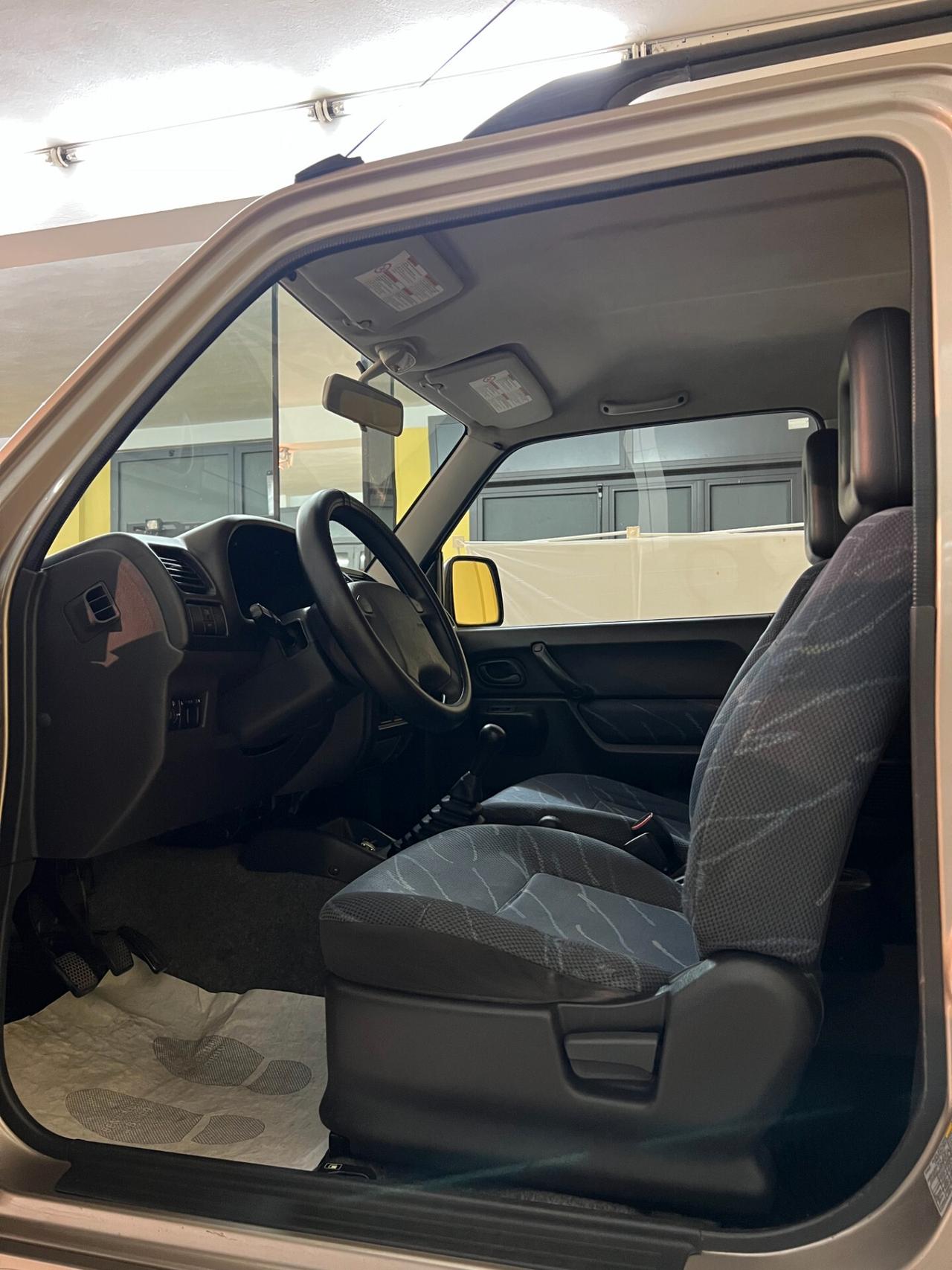 Suzuki Jimny 1.3i 16V cat 4WD JLX