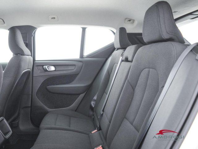 VOLVO XC40 T2 Momentum Core