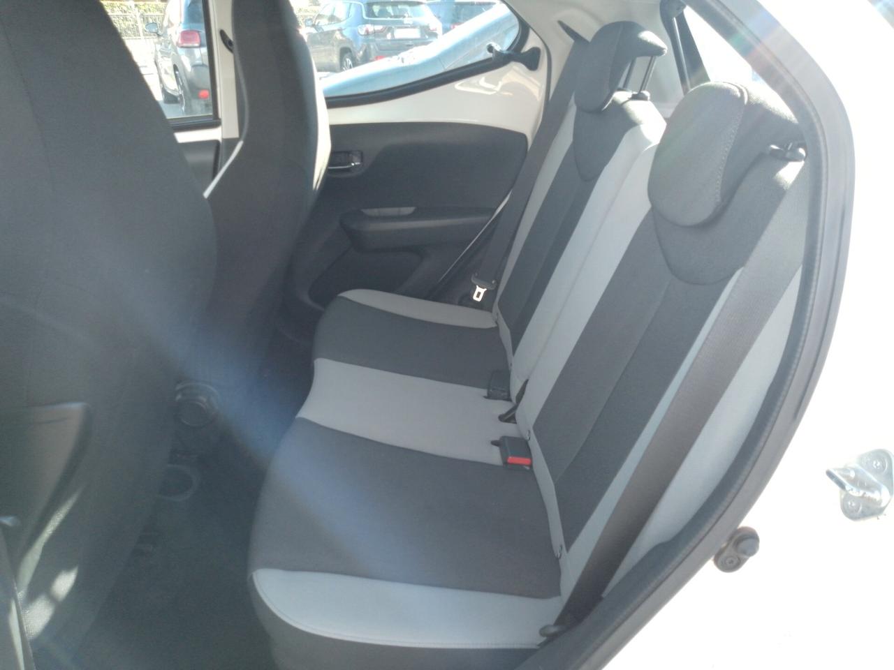 Toyota Aygo 1.0 VVT-i 69 CV 5 porte x-play