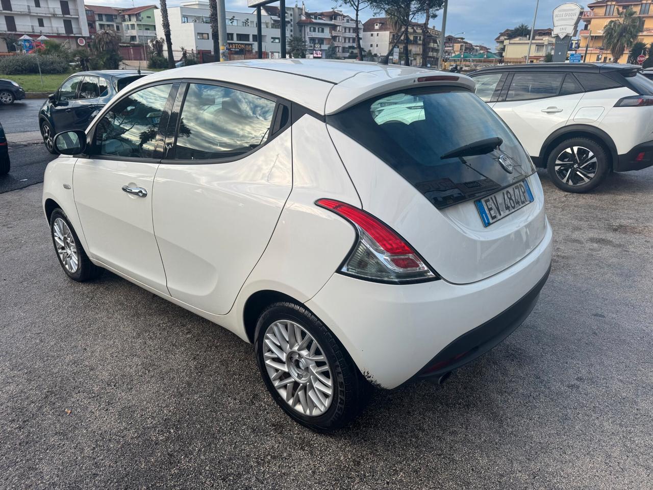 Lancia Ypsilon 1.2 69 CV 5P Gold 2014