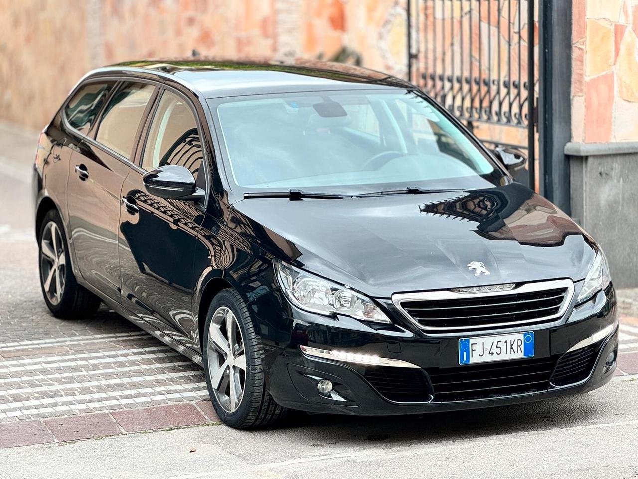 Peugeot 308 BlueHDi 120 S&S SW Allure