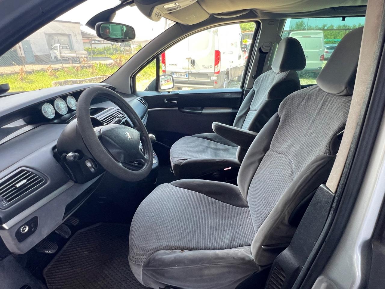 Peugeot 807 2.0 HDi FAP SR
