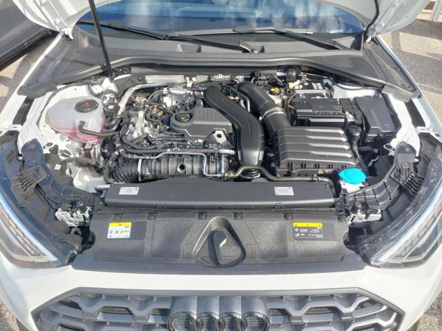 AUDI A3 allstreet TFSI 110 kW S tronic Identity Contrast