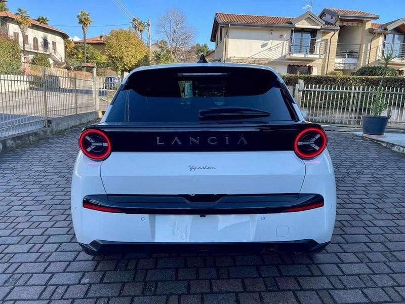 Lancia Ypsilon 1.2 Hybrid e-DCT LX - NUOVA