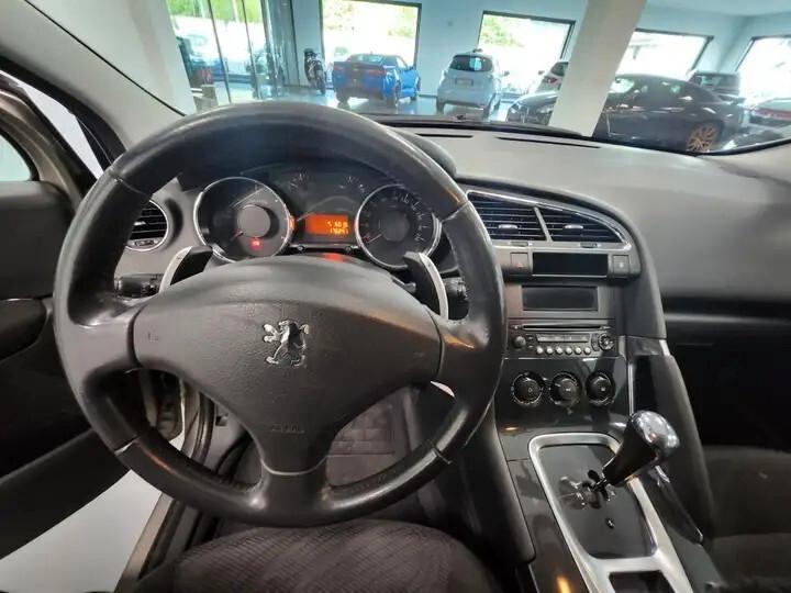Peugeot 3008 1.6 HDi 112CV cambio robotizzato Business