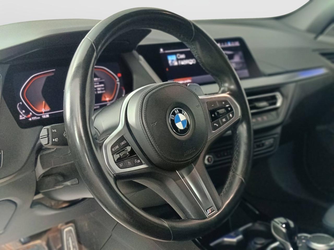 BMW Serie 1 F40 - 118d Msport auto