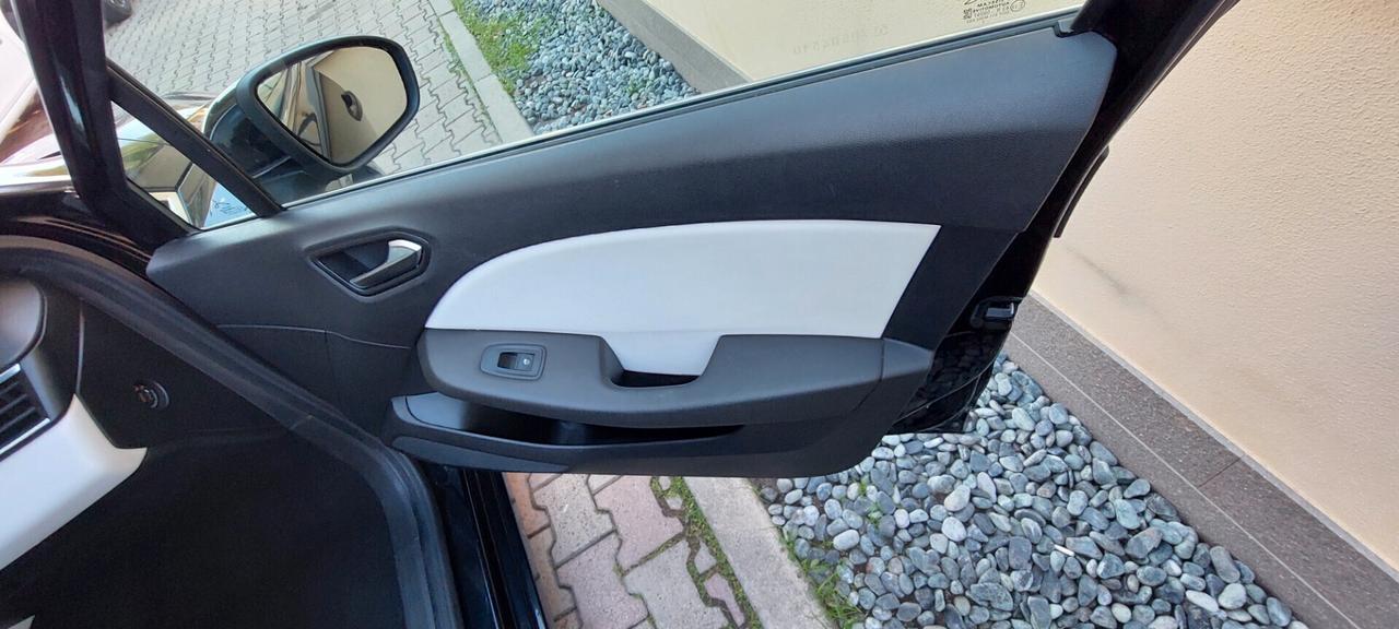 CLIO TCE MOD.TECHNO 1,0 BENZINA 90 CV NAVIGATORE TELEFONO RETROCAMERA STRAFULL OPTIONAL