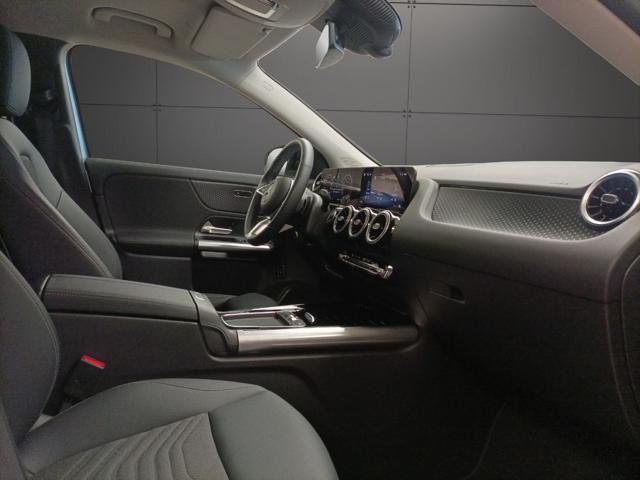 MERCEDES-BENZ GLA 200 Automatic Progressive Advanced