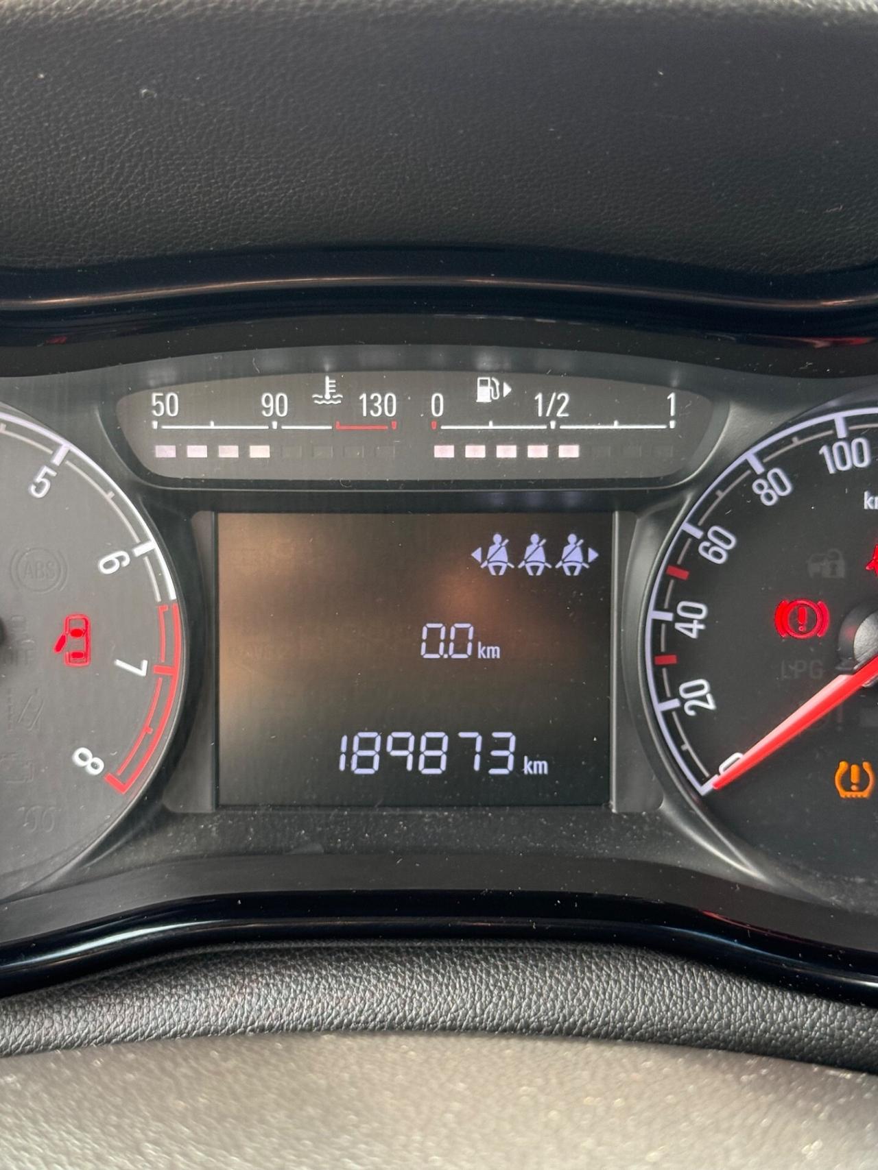 Opel Karl Rocks 1.0 73 CV GPL euro 6 neopatentati