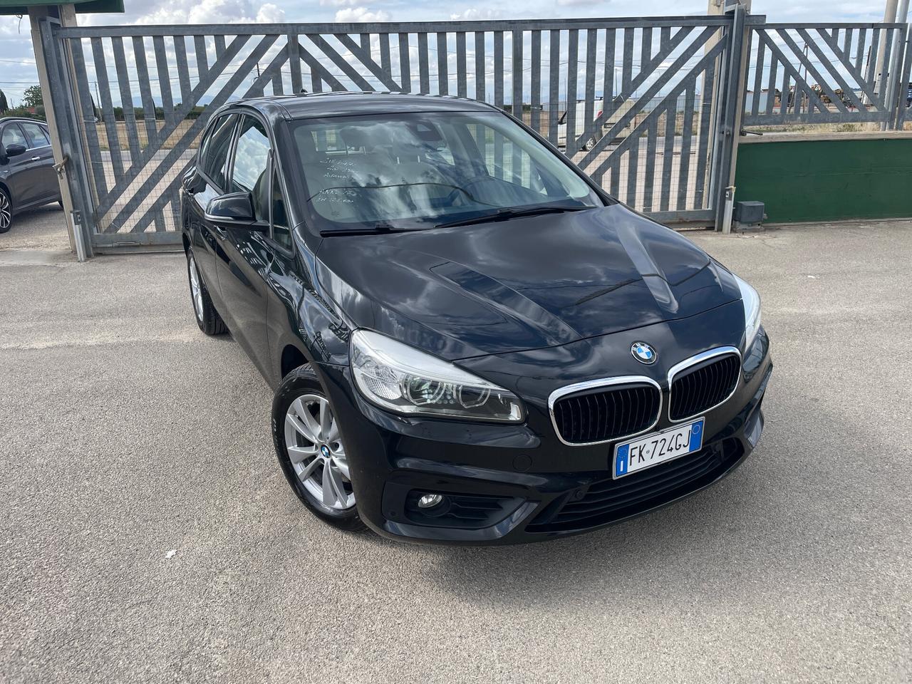 Bmw 218d Active Tourer Luxury auto-NAVI-RETRO-PELLE