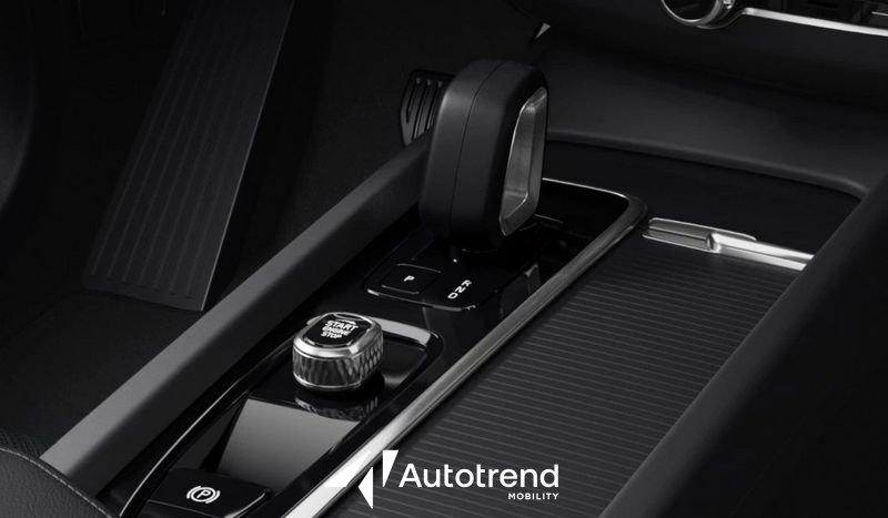 Volvo XC60 T6 253+145 CV Recharge AWD Plug-in Hybrid automatico Essential