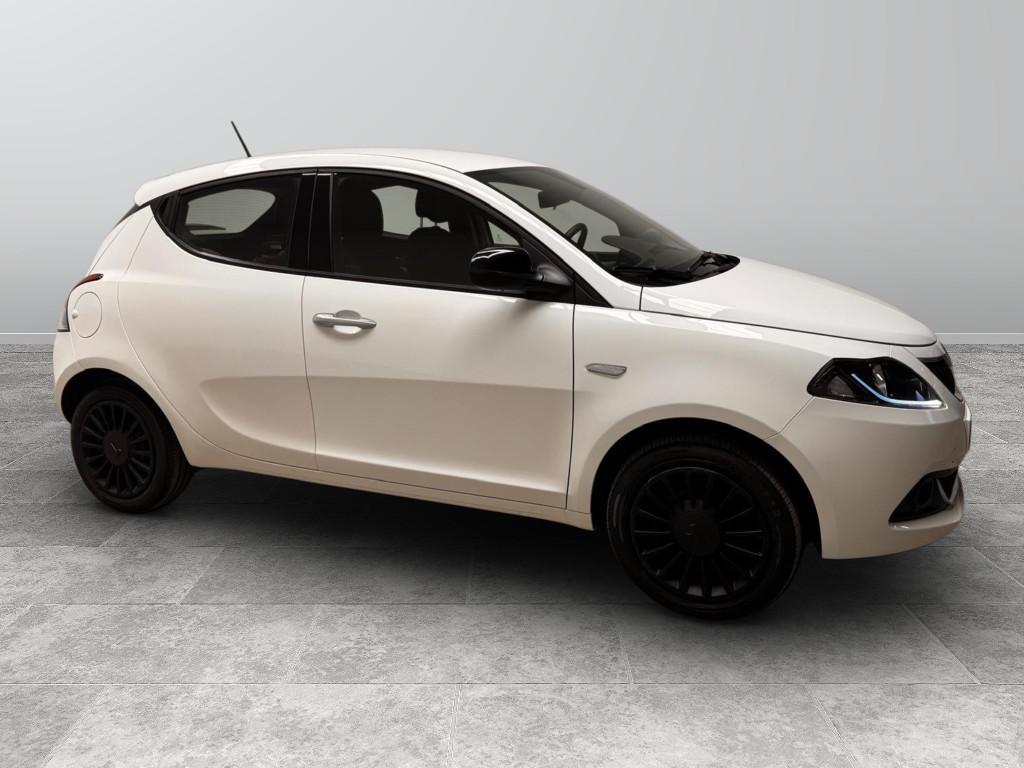 LANCIA Ypsilon III 2021 - Ypsilon 1.0 firefly hybrid Silver s&s 70cv