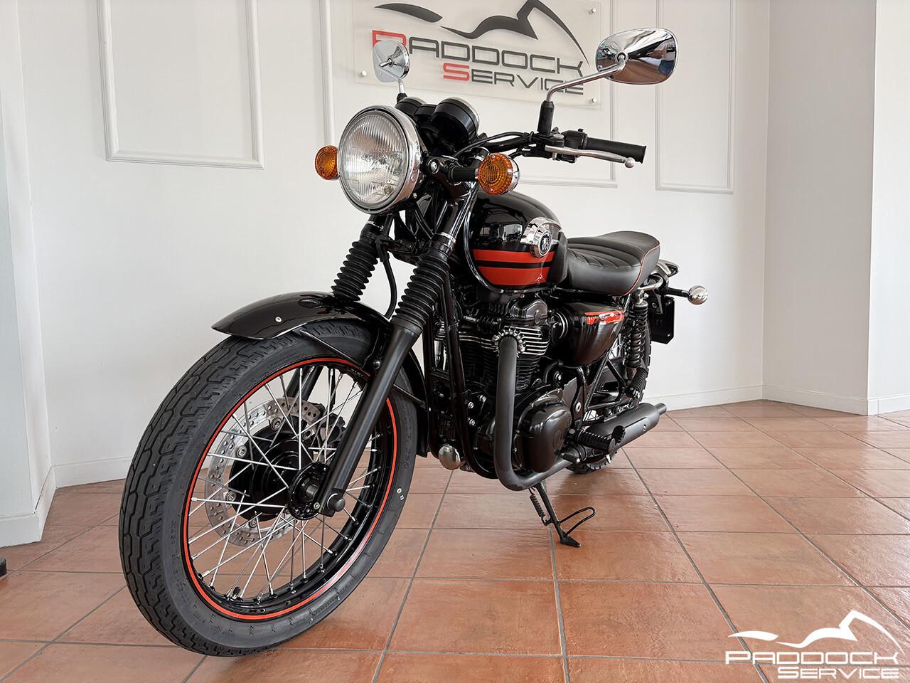 Kawasaki W 800 Special Edition Candy Cardinal Red