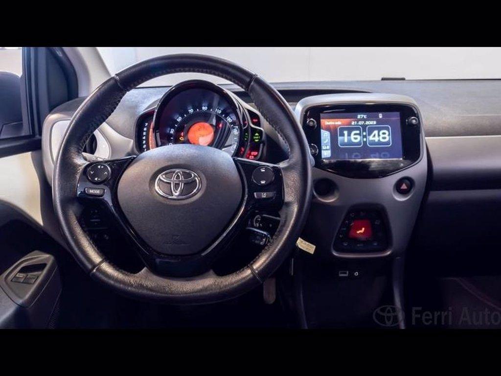 TOYOTA Aygo 5p 1.0 x-play 72cv del 2021