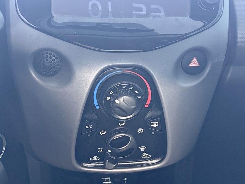 Peugeot 108 Active VTi 72cv S&S Neopatentati