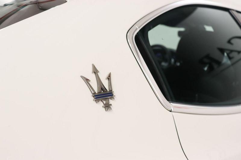Maserati Ghibli 330 CV MHEV GT Ultima