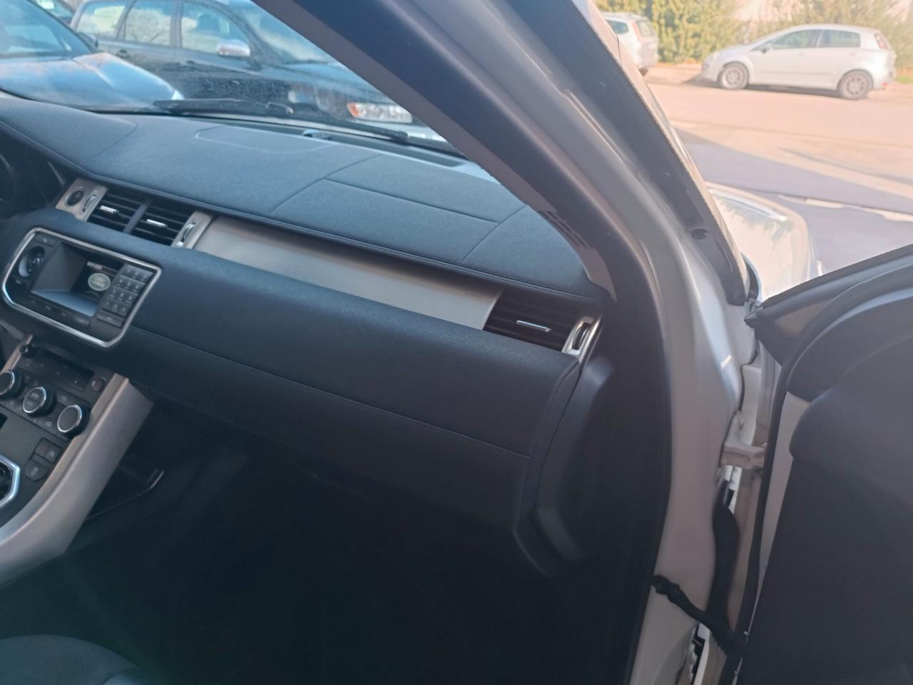 Land Rover Range Rover Evoque Range Rover Evoque 2.2 TD4 5p. Pure Tech Pack Launch Edition