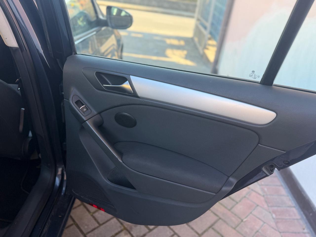 Volkswagen Golf 1.4 TSI 122CV 5p. Neopatentati