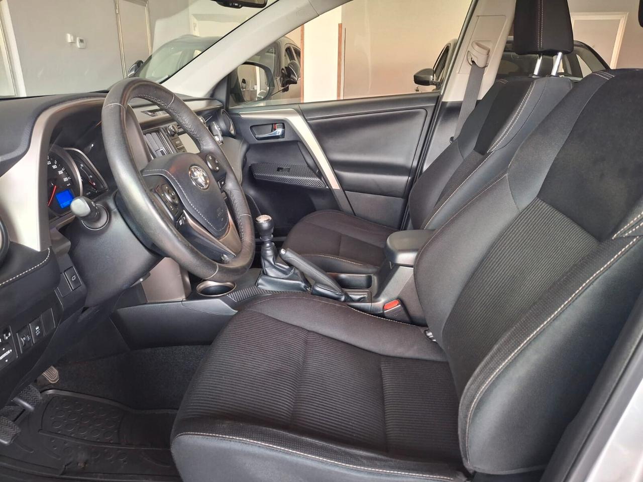 Toyota RAV 4 2.0 d-4d Style 2wd 124cv *TAGLIANDI CERTIFICATI