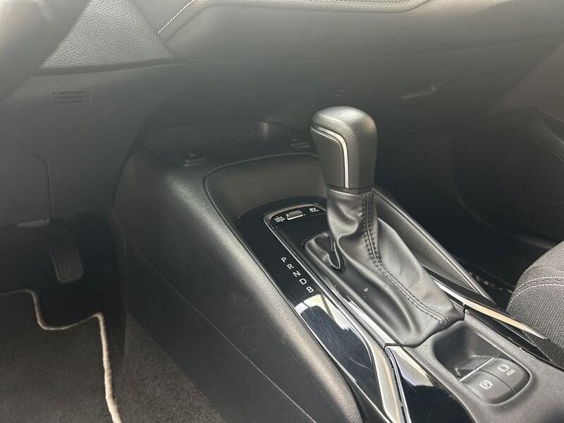 Toyota C-HR 1.8h Active E-CVT