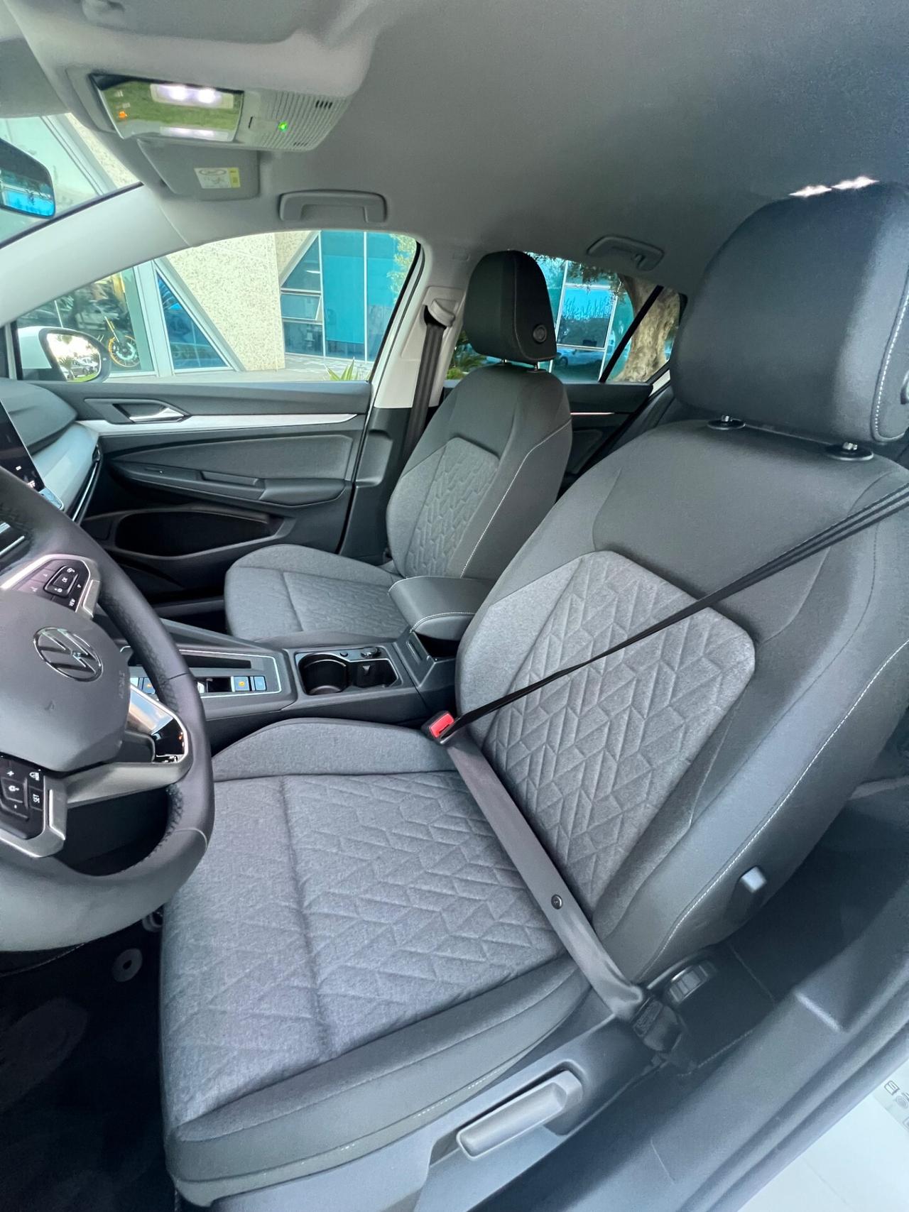 Volkswagen Golf 1.5 TSI eHybrid DSG possibilità noleggio no scoring