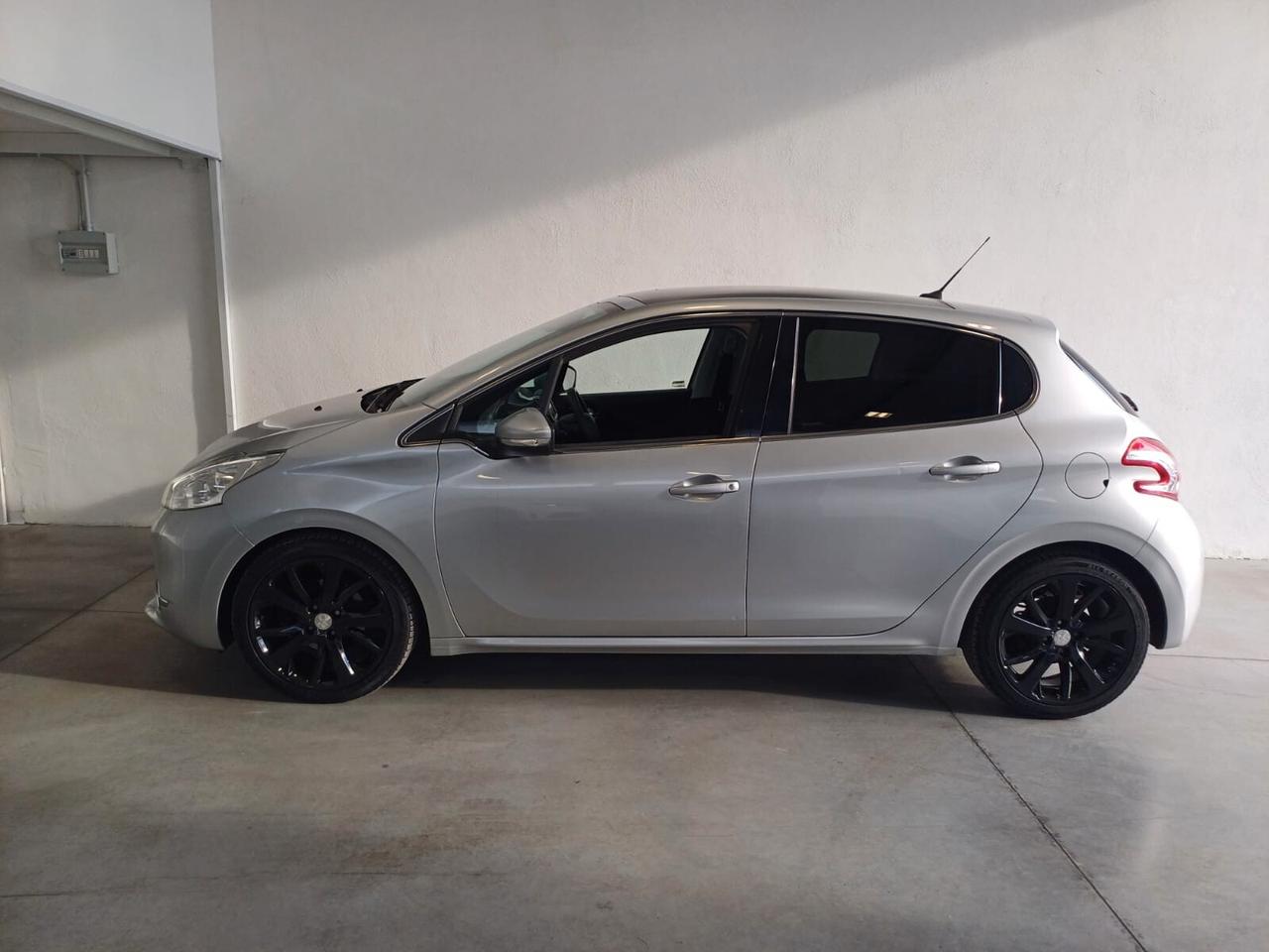 Peugeot 208 1.6 e-HDi 92 CV Stop&Start 5 porte Allure