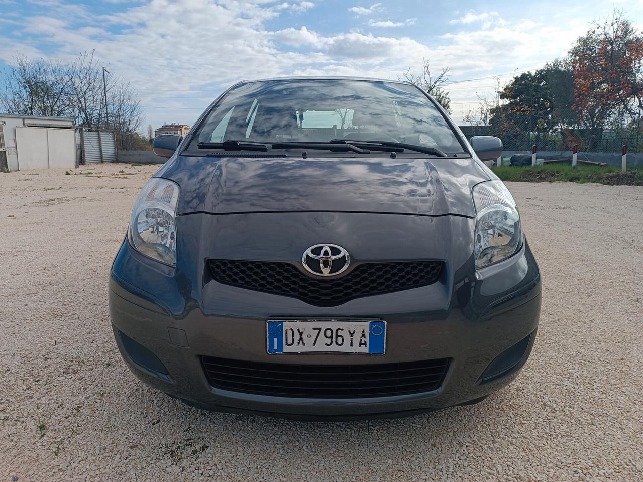 Toyota Yaris 1.3 benzina