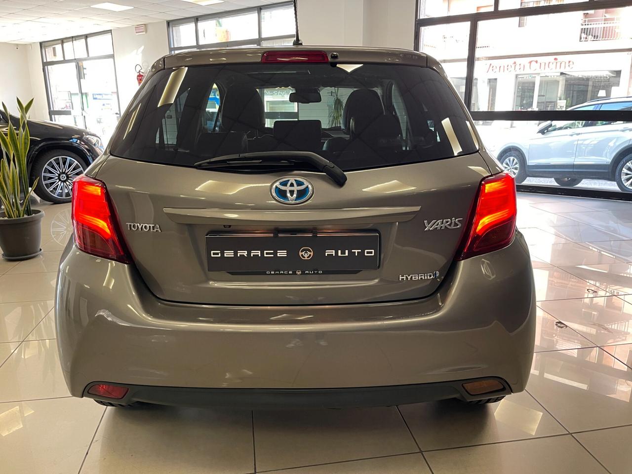 Toyota Yaris 1.5 Hybrid style automatica